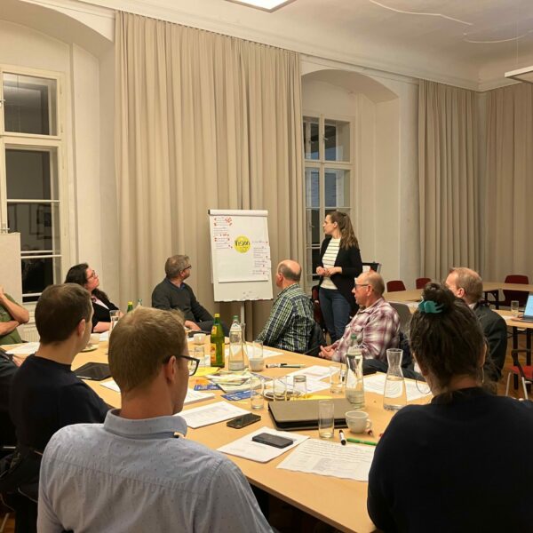 Die Gemeindevision „St. Peter in der Au – pulsierendes Zentrum im Herzen des Mostviertels“ wurde am 10. April 2025 beim zweiten Workshop der Zukunftswerkstatt erarbeitet.