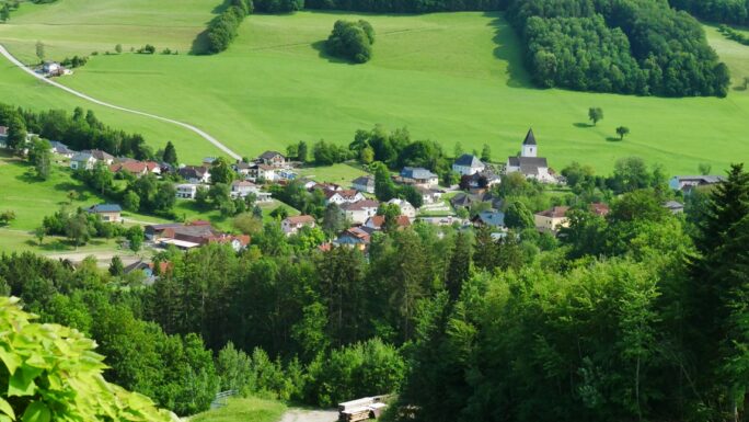 Blick auf die Gemeinde Eschenau