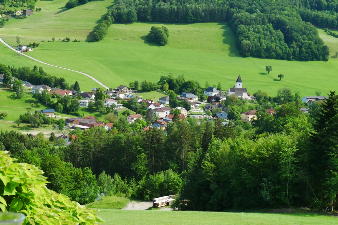 Blick auf die Gemeinde Eschenau