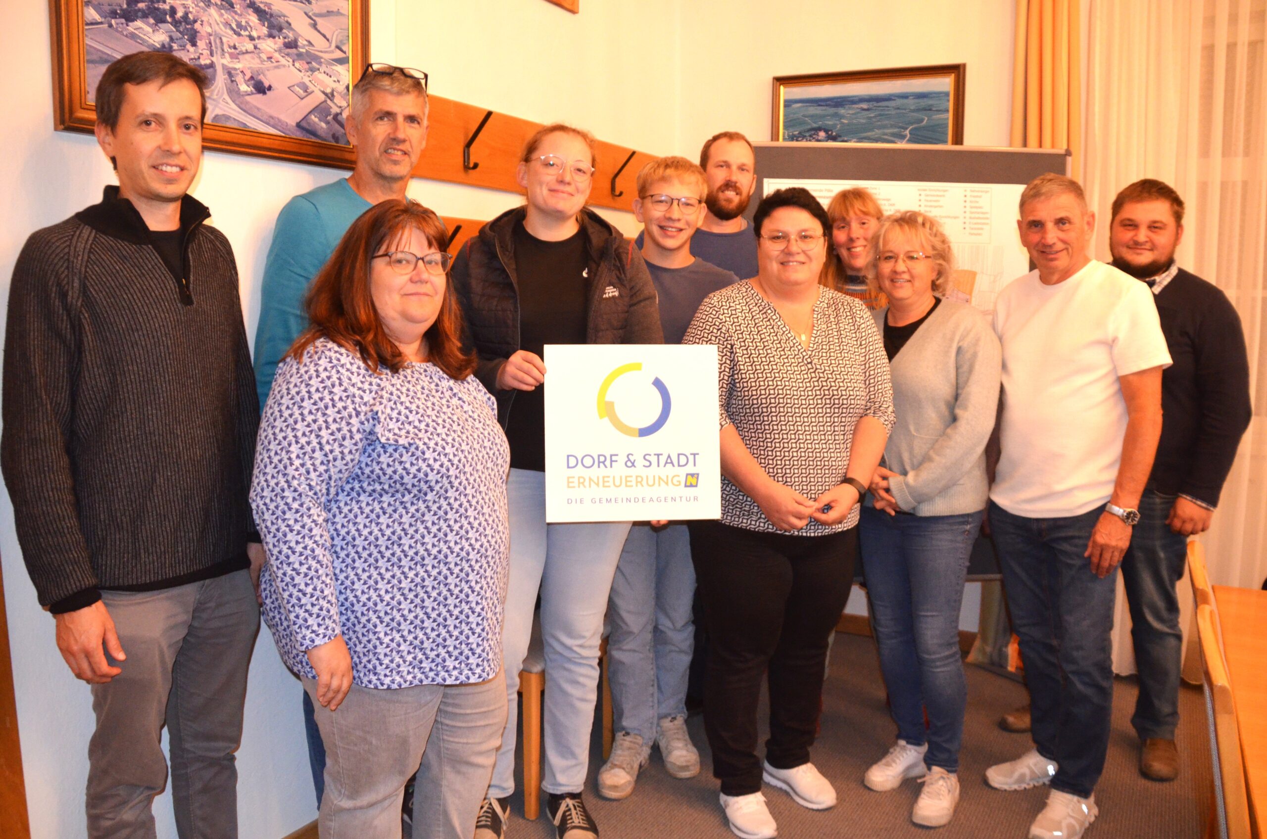 In einer Zukunftswerkstatt mit der Arbeitsgruppe Ortsentwicklung wurden die gesammelten Ideen und Maßnahmen präsentiert, diskutiert und weiterentwickelt.