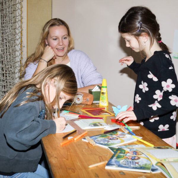 An gut besuchten Thementischen sammelten Interessierte gemeinsam Stärken und Schwächen der Gemeinde, entwickelten Maßnahmen und diskutierten Visionen für Bockfließ.