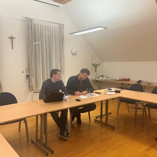 Die Kernteamgruppe beschäftigte sich in diesem Workshop ausführlich mit den Ergebnissen des Bürgercafés und formulierte daraus einen Visionssatz sowie Leitziele für die einzelnen Themenschwerpunkte.