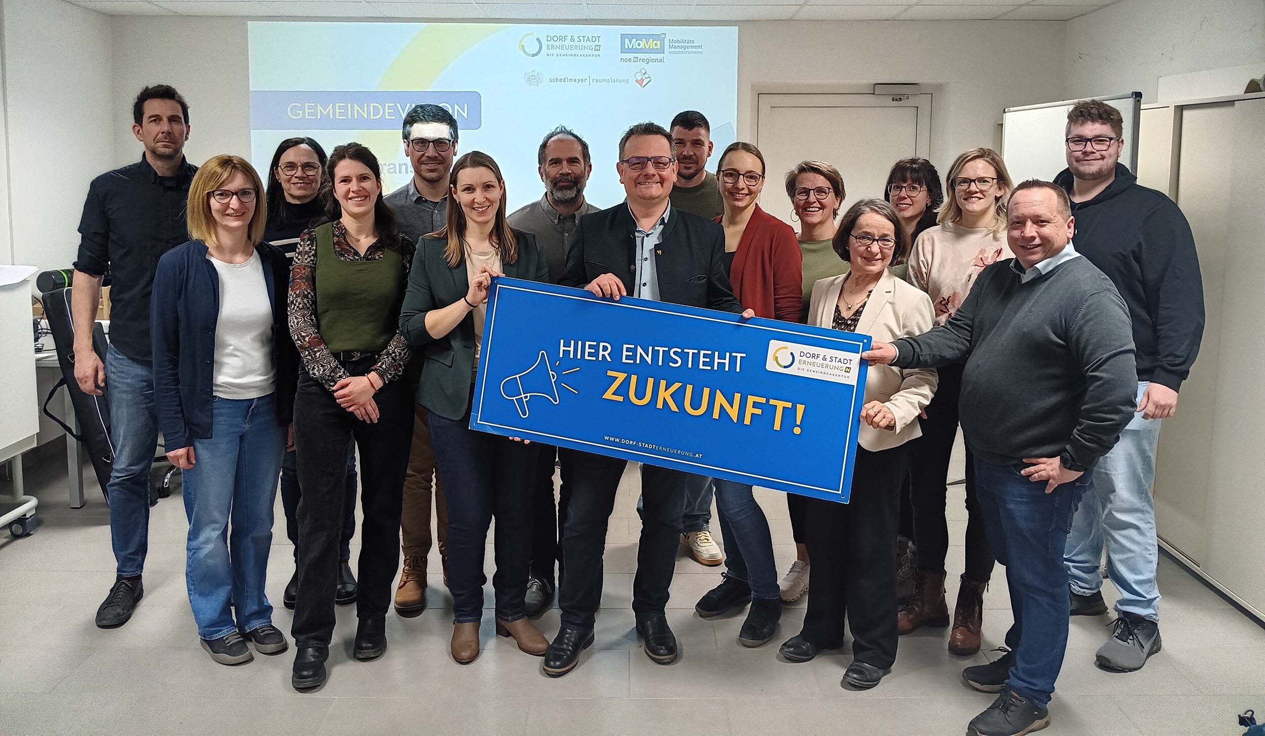 Rund 50 engagierte Bürgerinnen und Bürger nutzten die Gelegenheit, um über zentrale Themen der Gemeindeentwicklung zu diskutieren, Ideen einzubringen und gemeinsame Ziele zu formulieren.