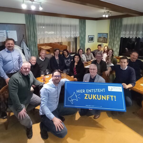 Die Marktgemeinde Rastenfeld erarbeitet mit der Bevölkerung ein Gemeindeleitbild und lud in Zusammenarbeit mit der Dorf- & Stadterneuerung ihre Bürgerinnen und Bürger von 7. bis 9. April 2025 zu insgesamt drei Auftaktveranstaltungen in die Katastralgemeinden Niedergrünbach, Peygarten-Ottenstein und Rastenfeld.