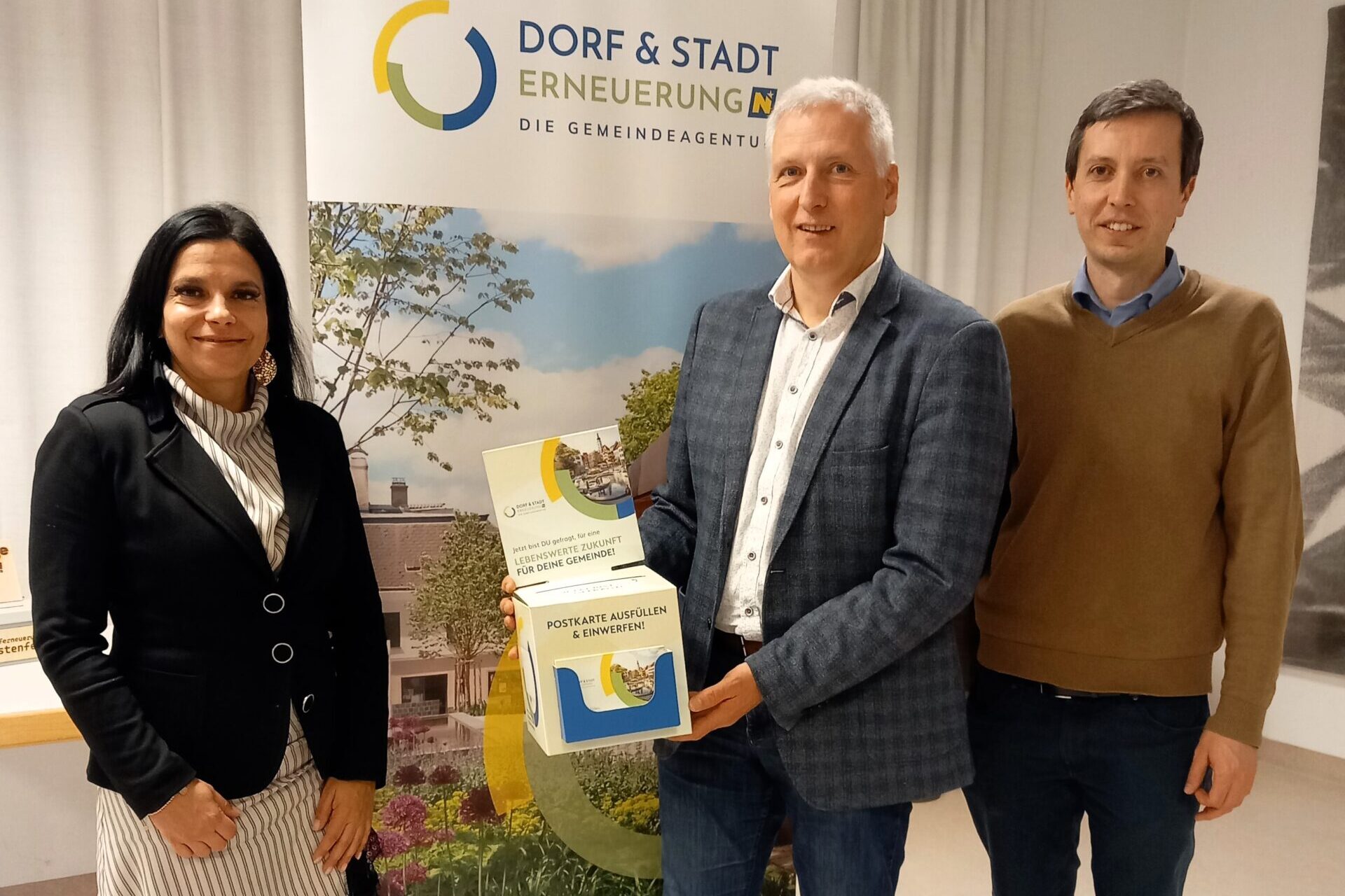 Die Marktgemeinde Rastenfeld erarbeitet mit der Bevölkerung ein Gemeindeleitbild und lud in Zusammenarbeit mit der Dorf- & Stadterneuerung ihre Bürgerinnen und Bürger von 7. bis 9. April 2025 zu insgesamt drei Auftaktveranstaltungen in die Katastralgemeinden Niedergrünbach, Peygarten-Ottenstein und Rastenfeld.