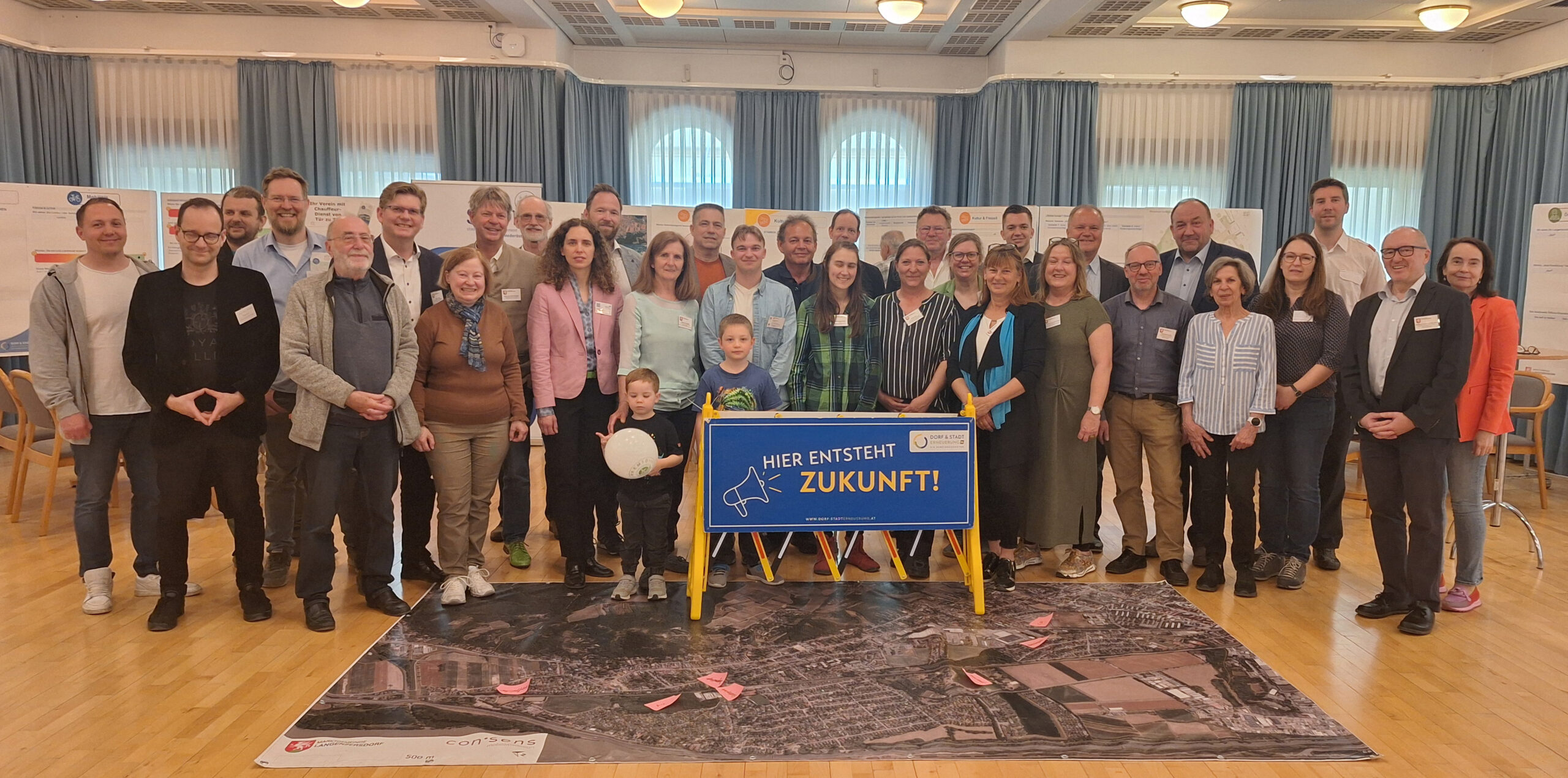 Viele Hände, schnelles Ende - das Team, das den Workshop perfekt vorbereitet und umgesetzt hat.