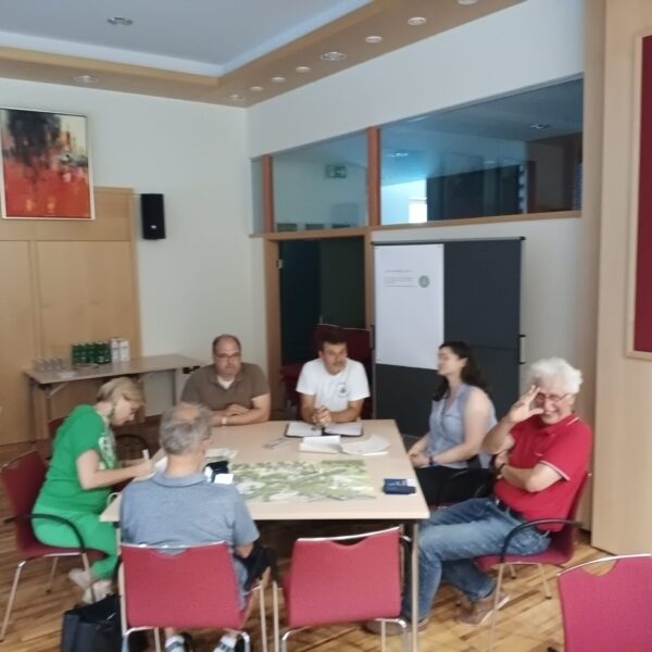 Großes Interesse und engagierte Diskussionen prägten die jüngste Zukunftsschneiderei in Atzenbrugg.