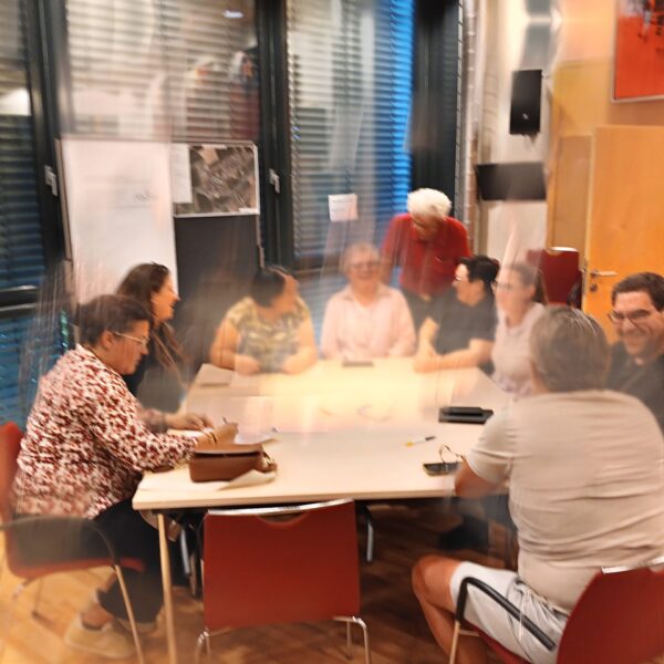 Großes Interesse und engagierte Diskussionen prägten die jüngste Zukunftsschneiderei in Atzenbrugg.