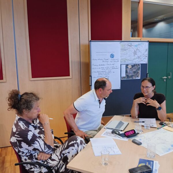 Großes Interesse und engagierte Diskussionen prägten die jüngste Zukunftsschneiderei in Atzenbrugg.